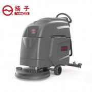 小型手推式洗地機，備受超市的喜愛