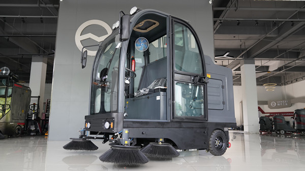  工業(yè)車間的掃地機(jī)好不好用呢？