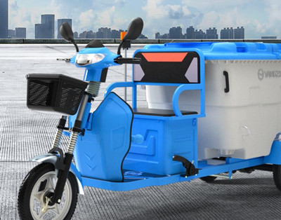 環(huán)衛(wèi)車(chē)廠家介紹電池充電注意事項(xiàng)